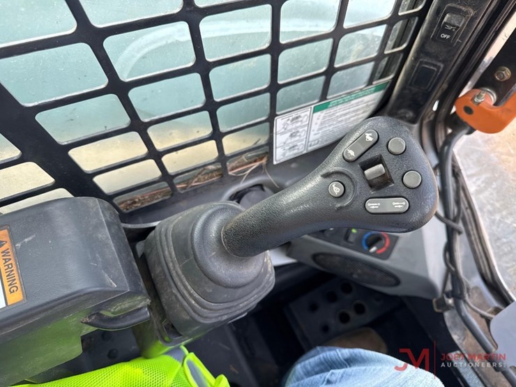2022-bobcat-t770-image-13