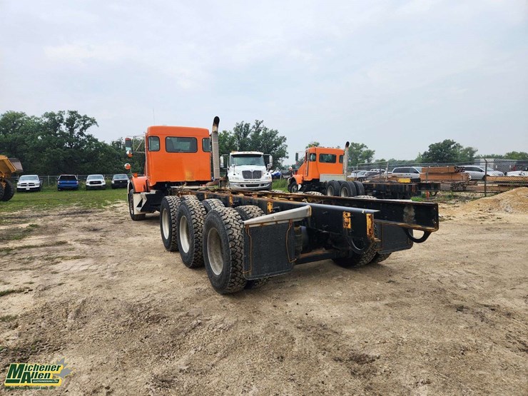 2009-kenworth-t800-image-2