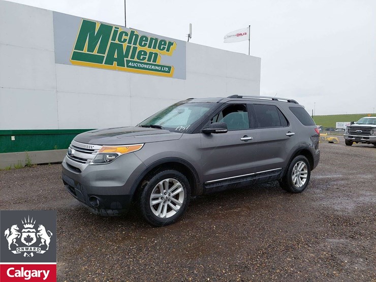 2014-ford-explorer-xlt-image-1