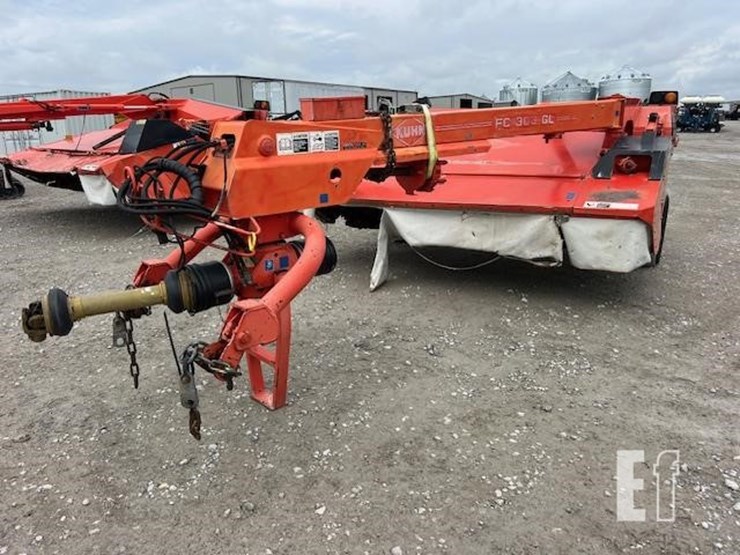 2014-kuhn-fc303gl-image-1