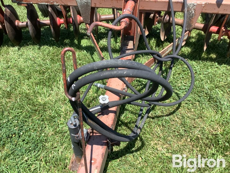 massey-ferguson-620-image-12