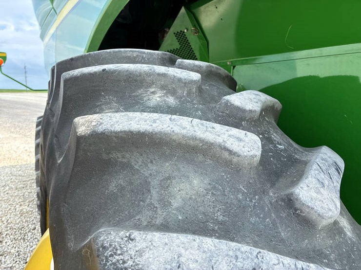 2012-john-deere-s660-image-38
