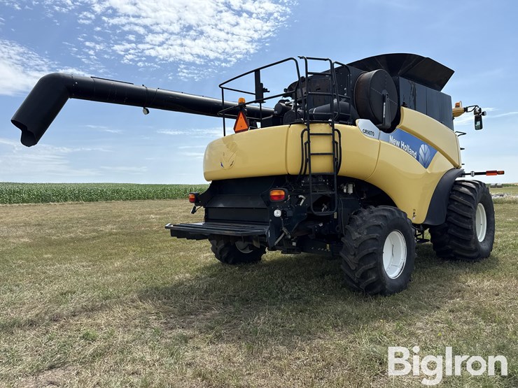 2008-new-holland-cr9070-image-5