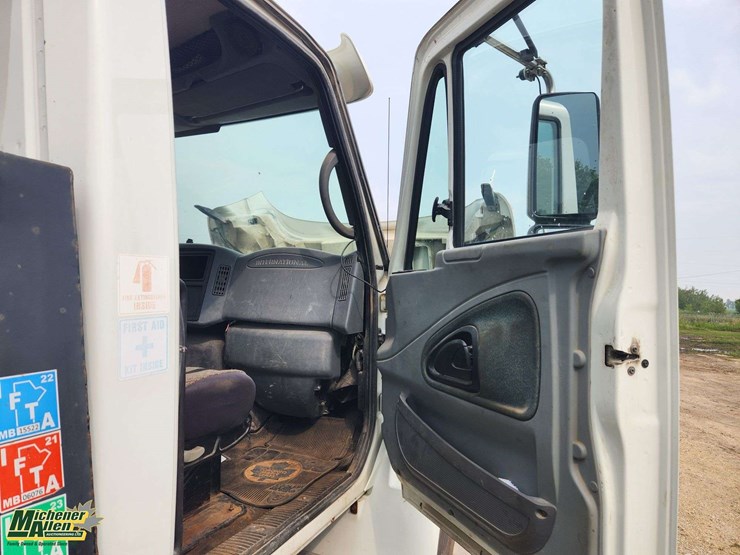2007-international-durastar-4400-image-35
