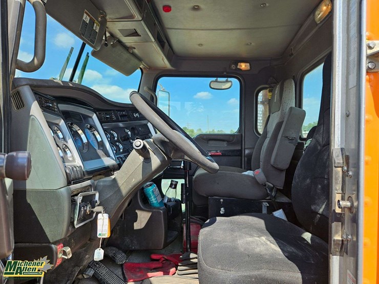 2010-kenworth-t800-image-37