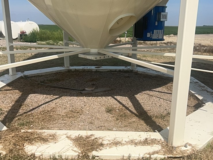 concept-7500-bushel-hopper-bin,-fully-equipped-with-agi-grainguard-10-hp-bin-fan-with-three-phase-electric-motor-image-21