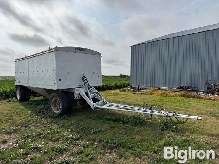 1977-colt-s/a-pup-grain-trailer-w/dolly-image-3