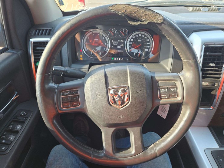2012-ram-1500-laramie-image-18