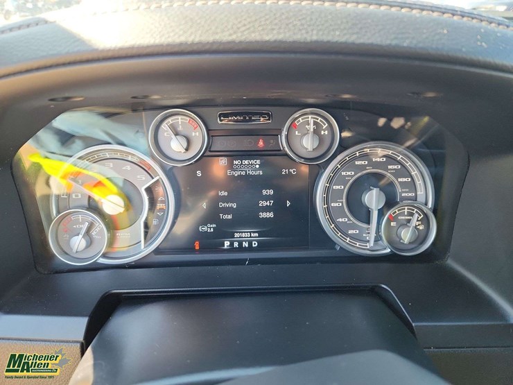2016-ram-1500-laramie-image-9