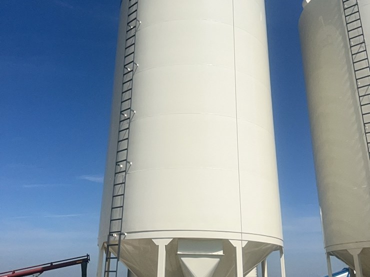 concept-7,500-bu.-hopper-bin-with-agi-grainguard-bin-fan,-10-hp-3-phase-electric-motor-image-2