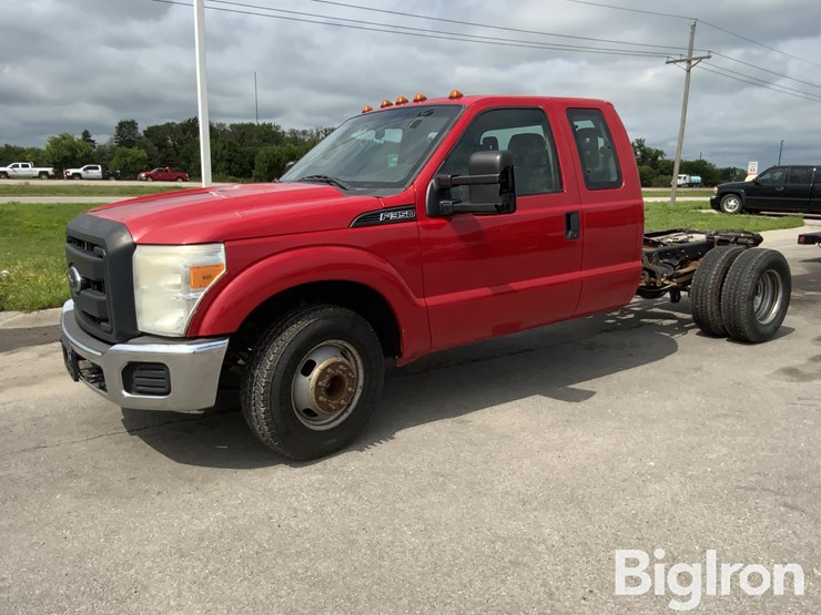 2015-ford-f350-xl-image-1