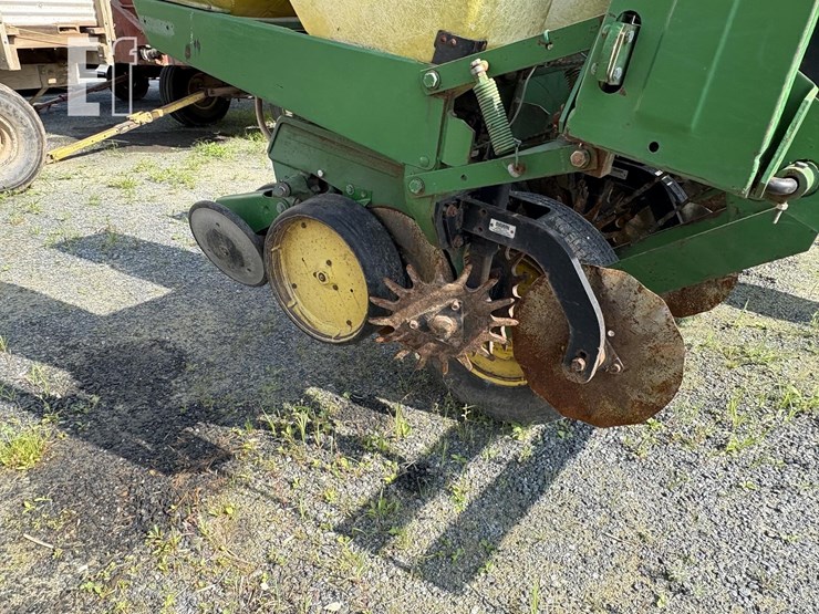 john-deere-7000-image-9