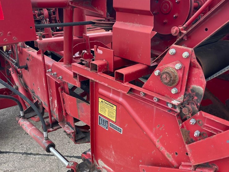 new-holland-311-image-26