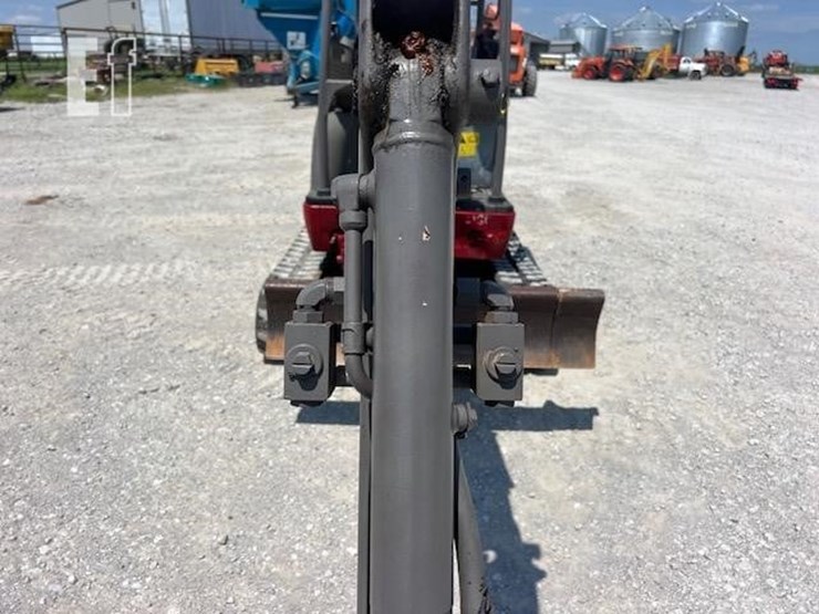 takeuchi-tb216-image-29
