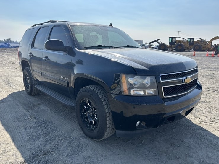 2012-chevrolet-tahoe-lt-image-7