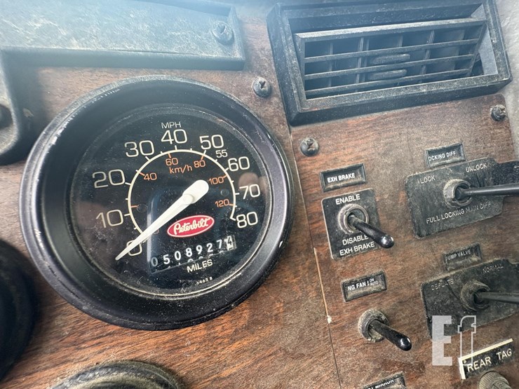 1999-peterbilt-330-image-21