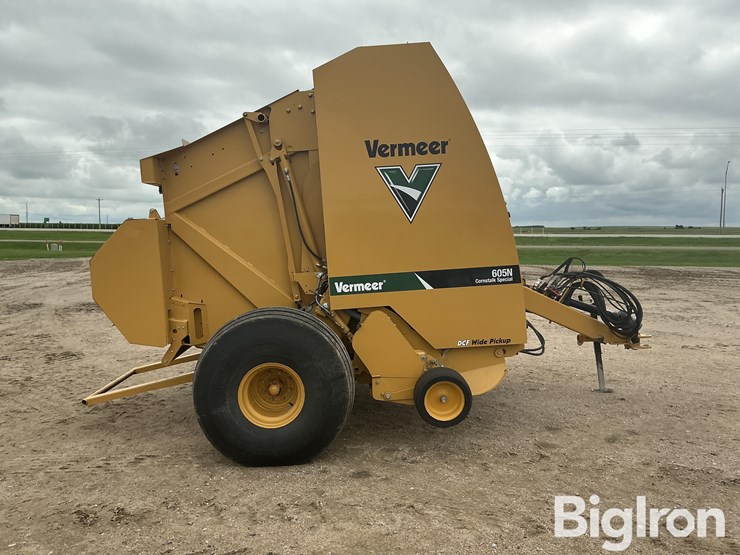 2019-vermeer-605n-image-4