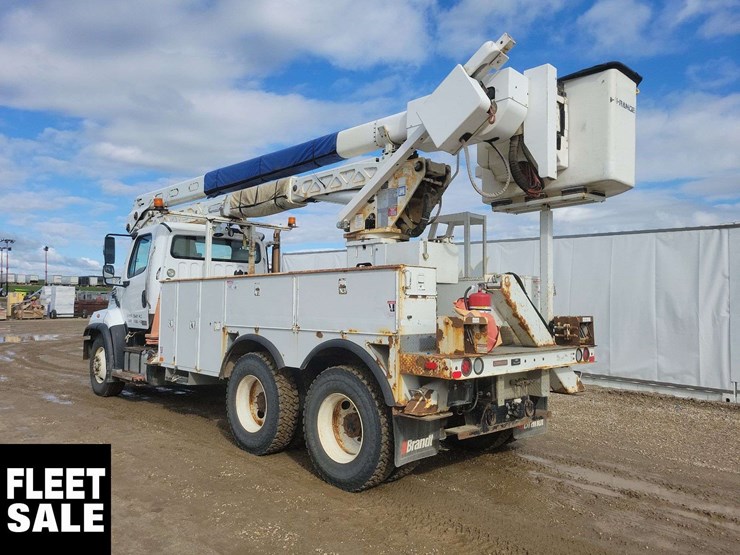 2013-freightliner-108sd-image-3