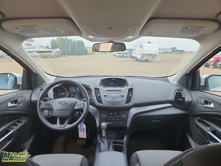 2017-ford-escape-se-image-10