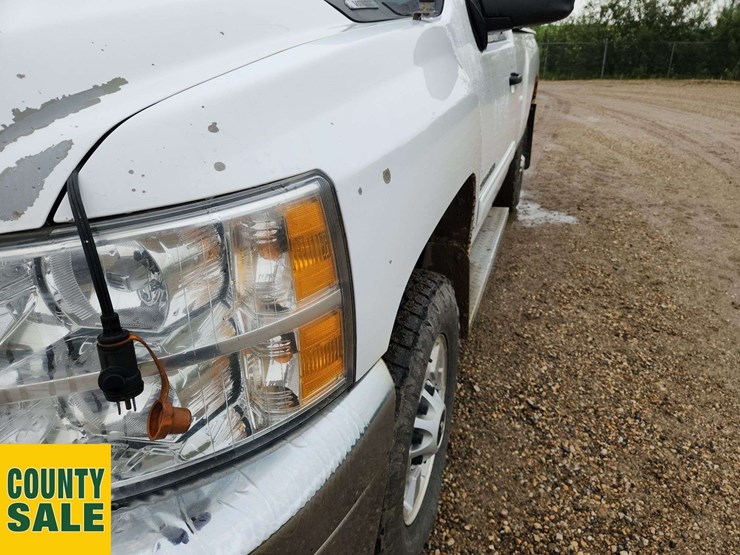 2012-chevrolet-silverado-2500hd-lt-image-31