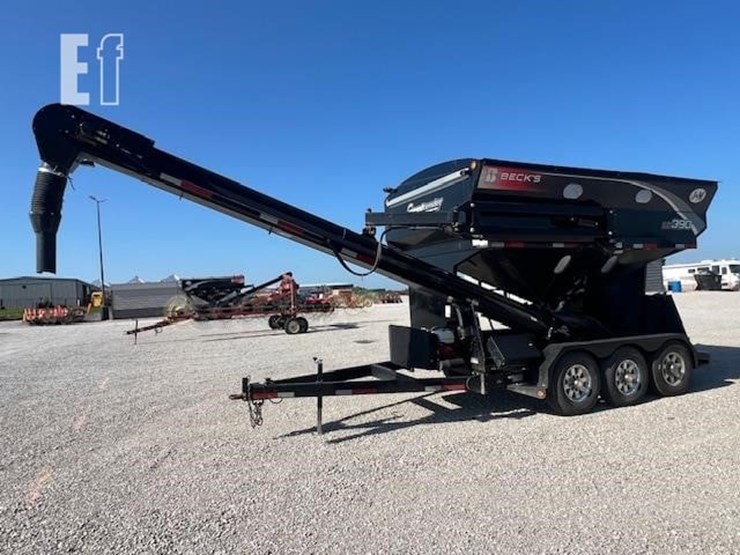 2019-j&m-lc390-image-2