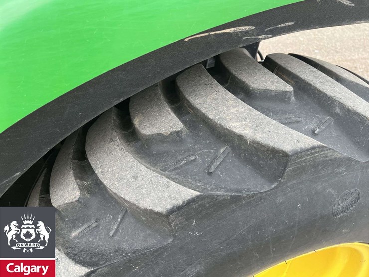 2011-john-deere-3520-image-10