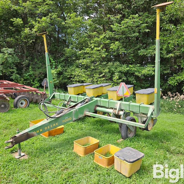 JOHN DEERE 7000