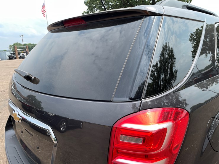2016-chevrolet-equinox-lt-image-27