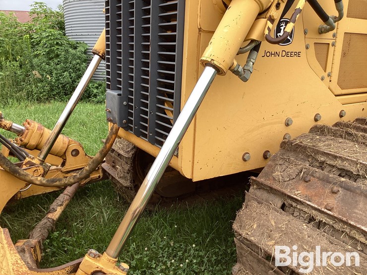 2003-deere-850c-lt-image-15