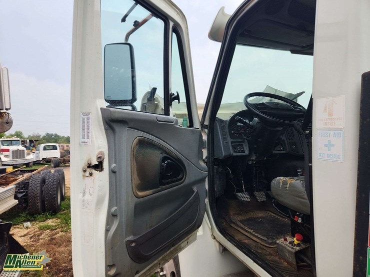 2007-international-durastar-4400-image-28