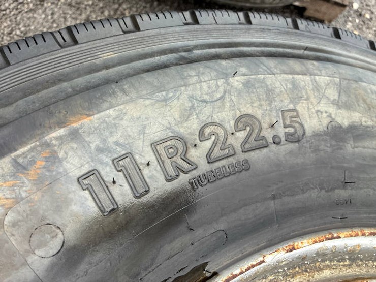 #113246-•-11.22.5-handcock-stoer-tires-image-10