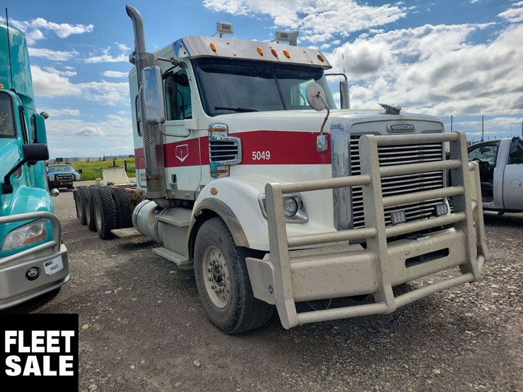 2015-freightliner-coronado-122-sd-image-23