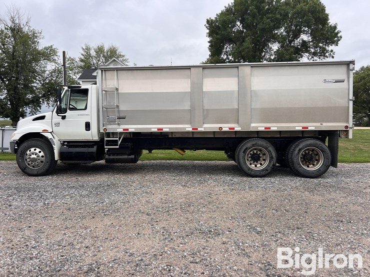 2004-international-durastar-4400-image-8