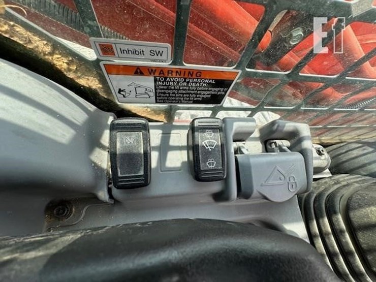 kubota-svl97-2-image-23