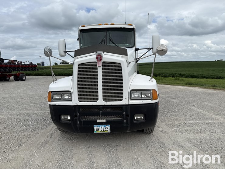 2002-kenworth-t600-image-2