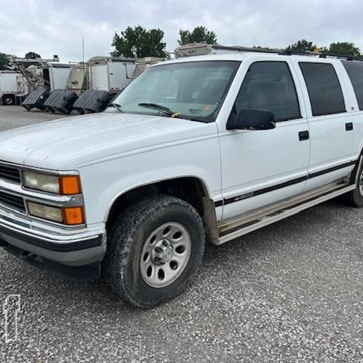 1999 CHEVROLET SUBURBAN