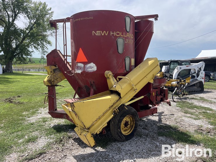 new-holland-353-image-5