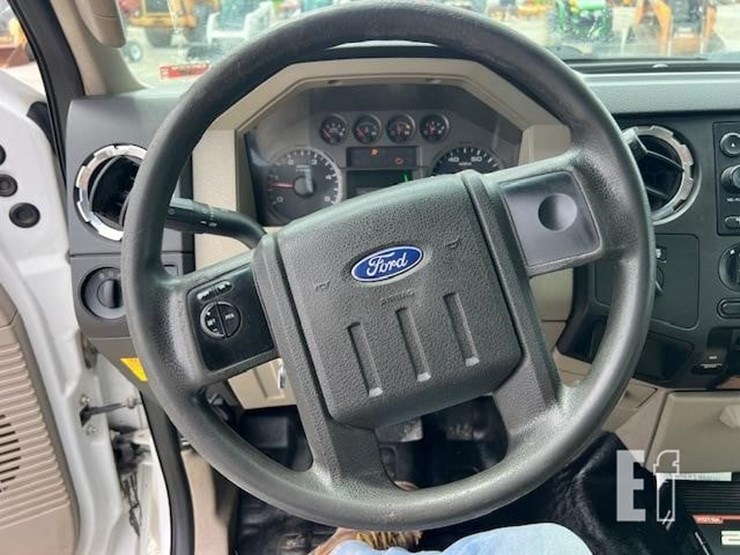 2008-ford-f550-image-43