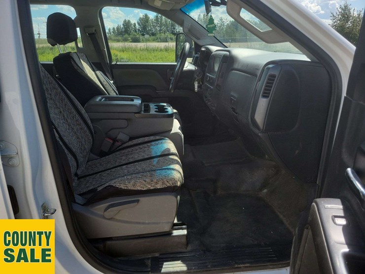 2017-chevrolet-silverado-2500hd-image-27