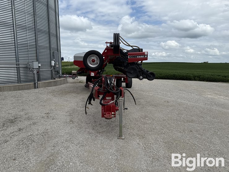 case-ih-1200-image-2