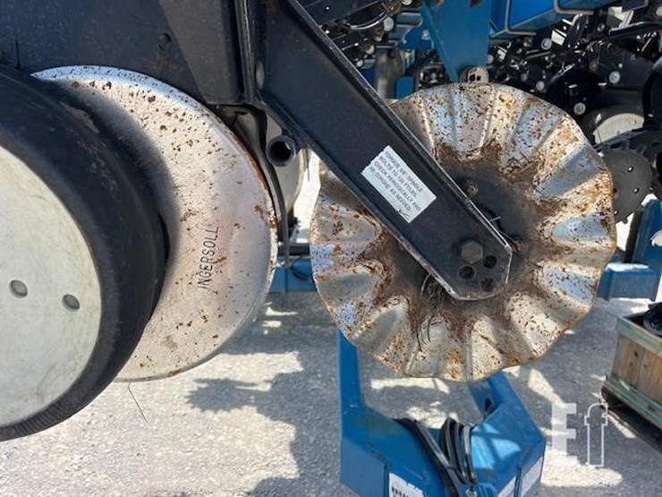 2001-kinze-3500-image-15