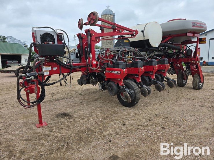 2012-case-ih-1250-image-1