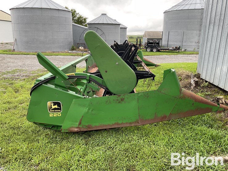 1987-john-deere-220-image-4