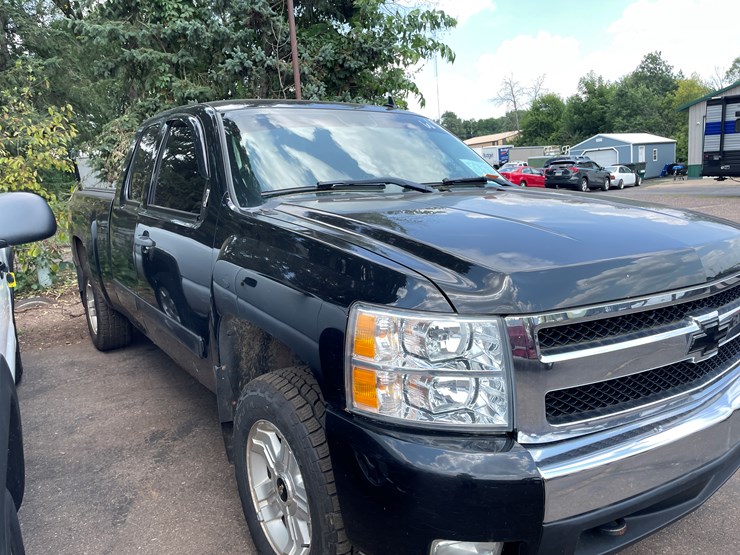 2008-chevrolet-silverado-1500-z71-image-2