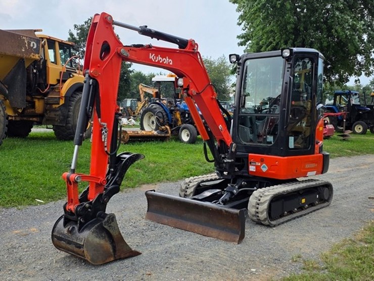 2021-kubota-kx033-4-image-1