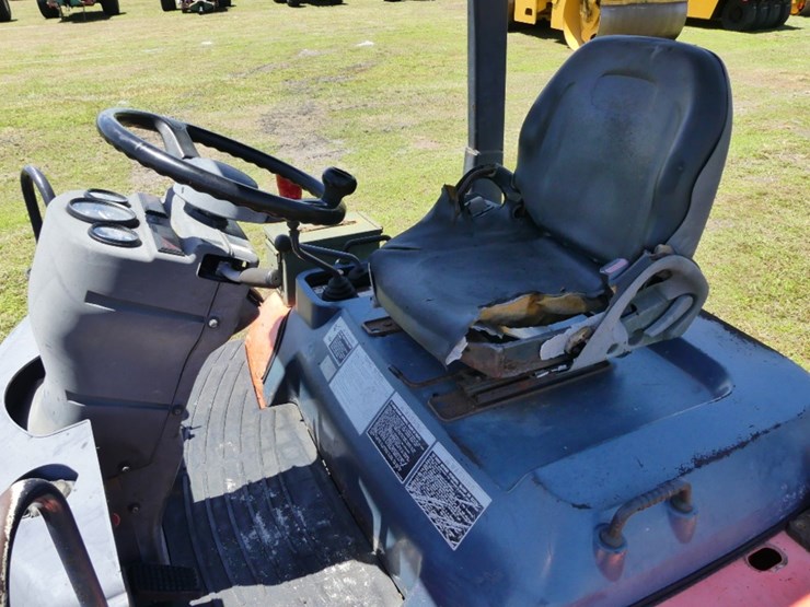 kubota-r520s-image-12