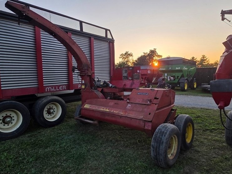 new-holland-900-image-4