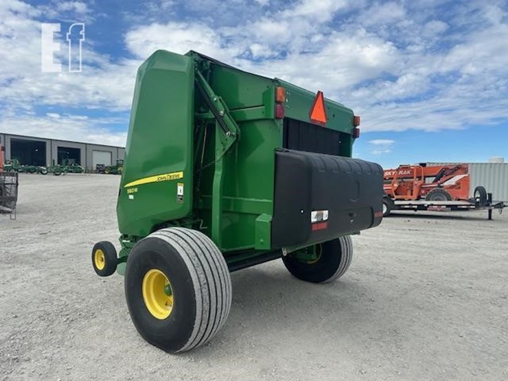 2019-john-deere-560m-image-3