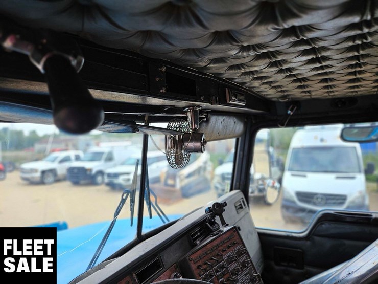 2000-kenworth-t800-image-24