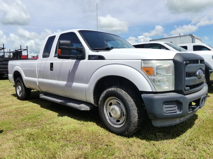2013-ford-f250-xl-image-2